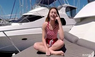 Rủ bạn gái đi du lịch trên du thuyền ~ Sex Mỹ Rủ bạn gái đi du lịch trên du thuyền ~ Sex Mỹ