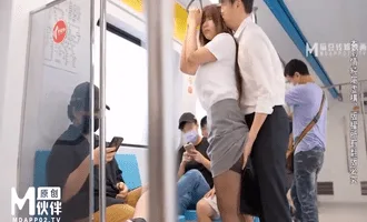 Cô gái trẻ lên tàu điện ngầm do nhầm lẫn, bị nhiều người cưỡng hiếp Cô gái trẻ lên tàu điện ngầm do nhầm lẫn, bị nhiều người cưỡng hiếp