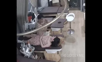 Thằng bạn đi công tác để cô vợ làm spa ngon thế này thì ~ Sex Viet Thằng bạn đi công tác để cô vợ làm spa ngon thế này thì ~ Sex Viet